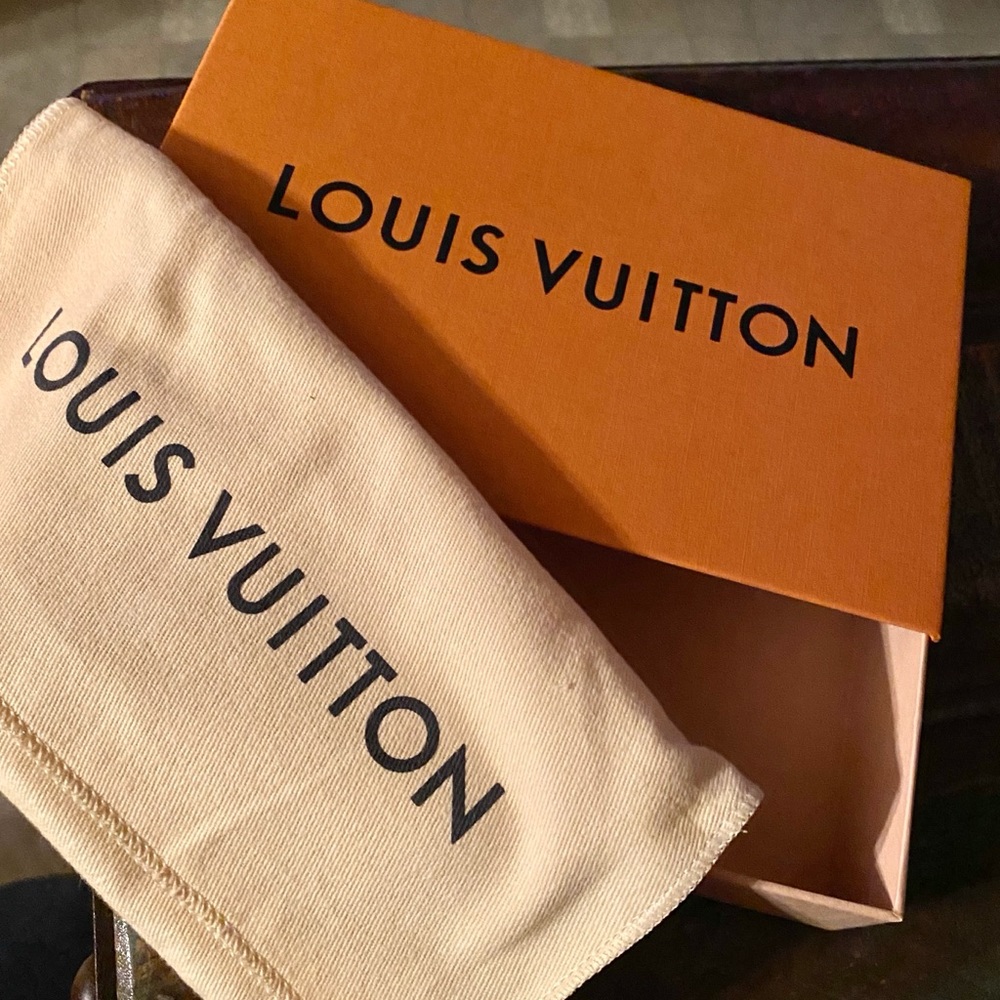 Used Louis Vuitton Wallet - Picture 2 of 6